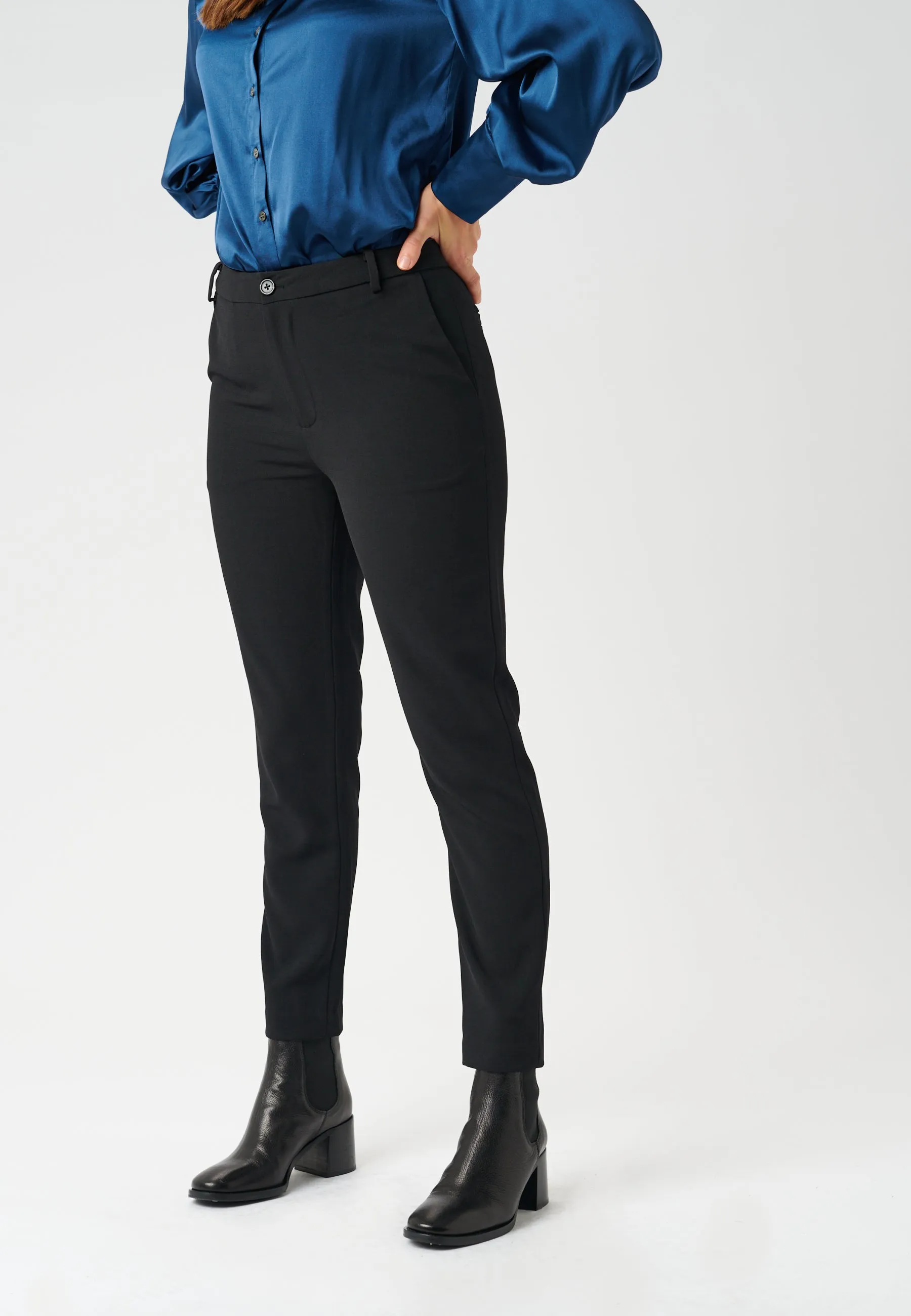 ARIEL (P)-Black