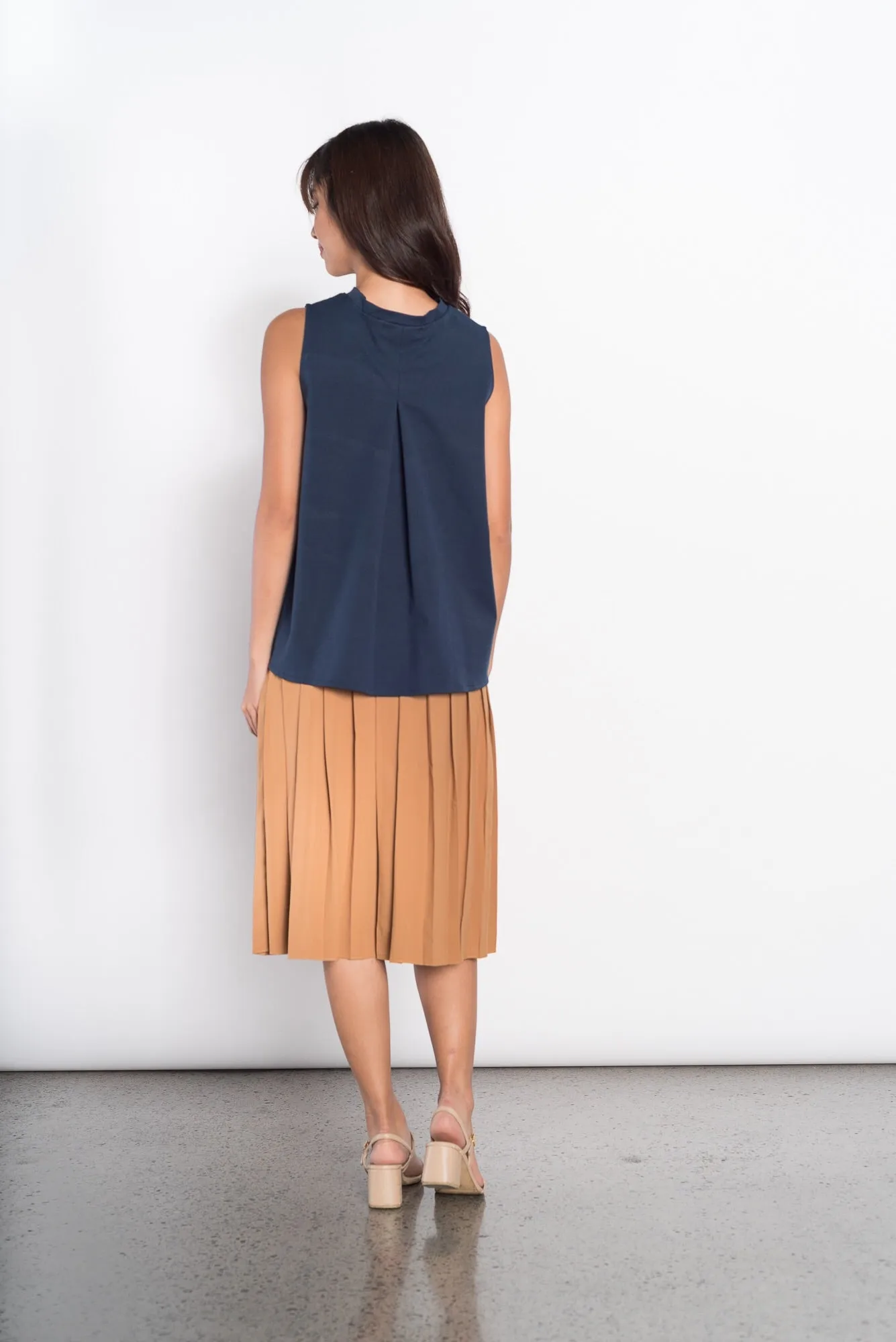Fedora Mid Pleated Skirt in Tan