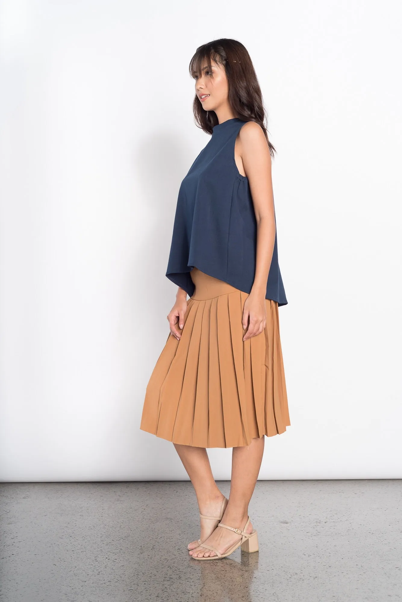 Fedora Mid Pleated Skirt in Tan